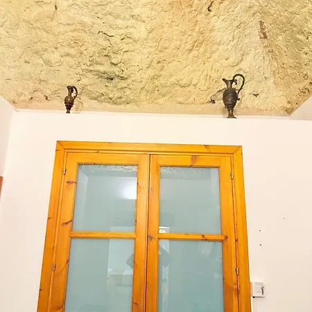 La Casa Del Barone A דירה טרופאה