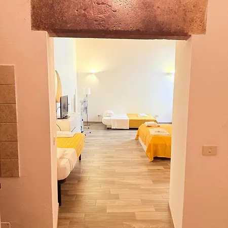 La Casa Del Barone A דירה טרופאה